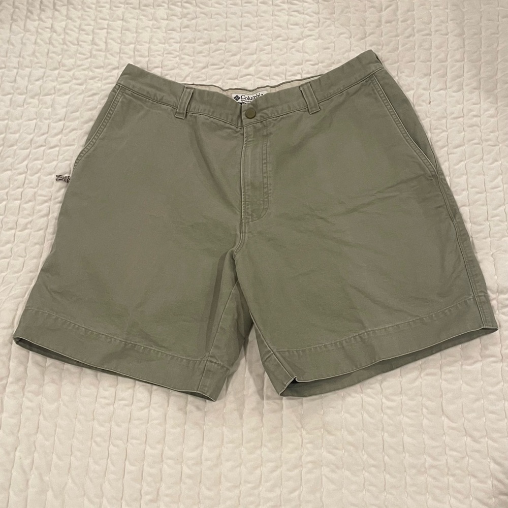 Columbia Men Size 36 Green Cargo Shorts Zipper Pocket Fishing Hike Outdoor Trip‎